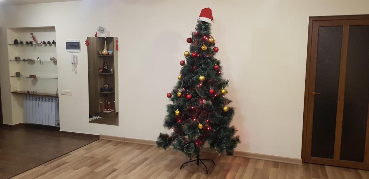 Vernisaj Apt At Republic Square & Ruben Tours Ереван Екстериор снимка