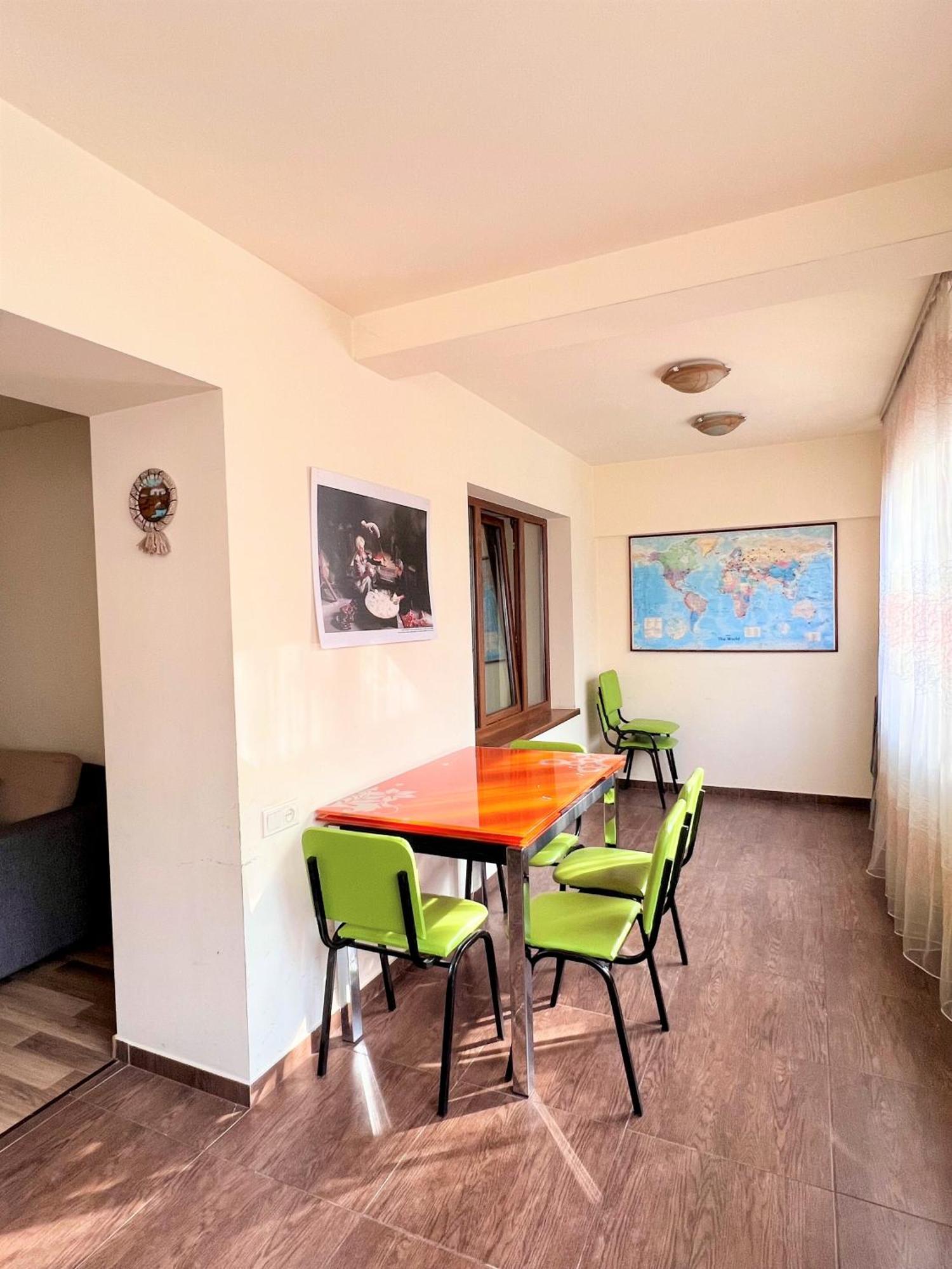 Vernisaj Apt At Republic Square & Ruben Tours Ереван Екстериор снимка